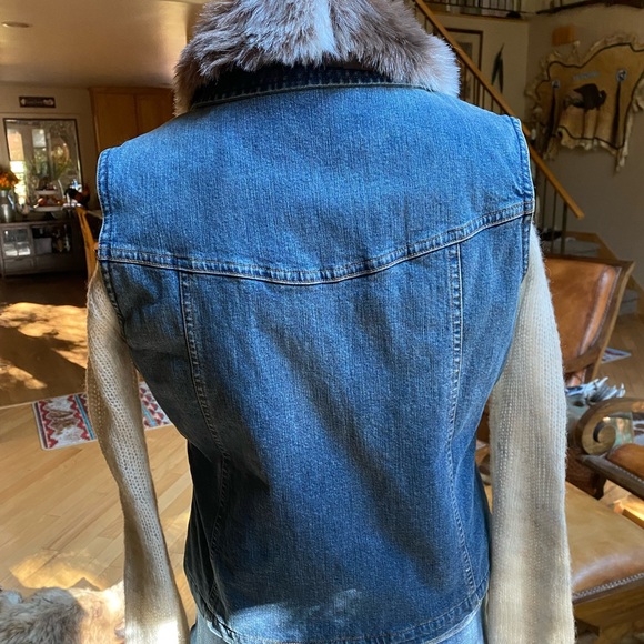 Wrangler vest with removable faux fur collor - Picture 2 of 4